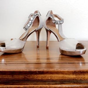 Antonio Melanie Heels